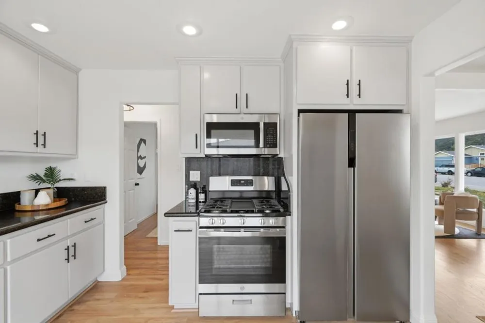 643 Linda Mar Boulevard Pacifica, CA 94044