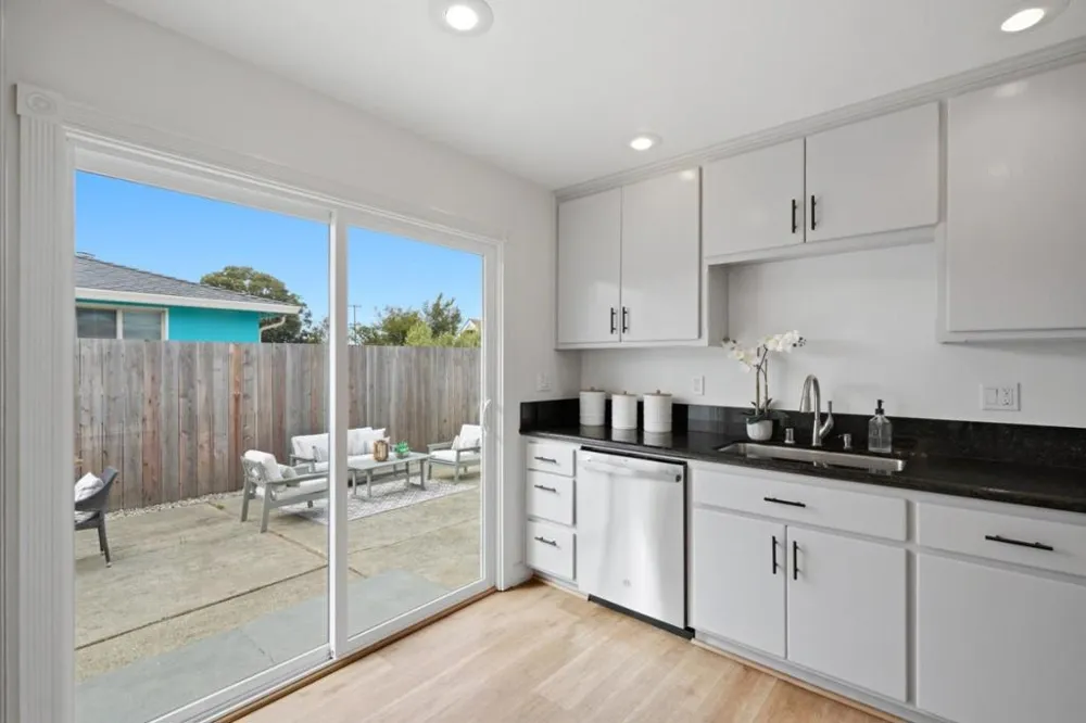 643 Linda Mar Boulevard Pacifica, CA 94044