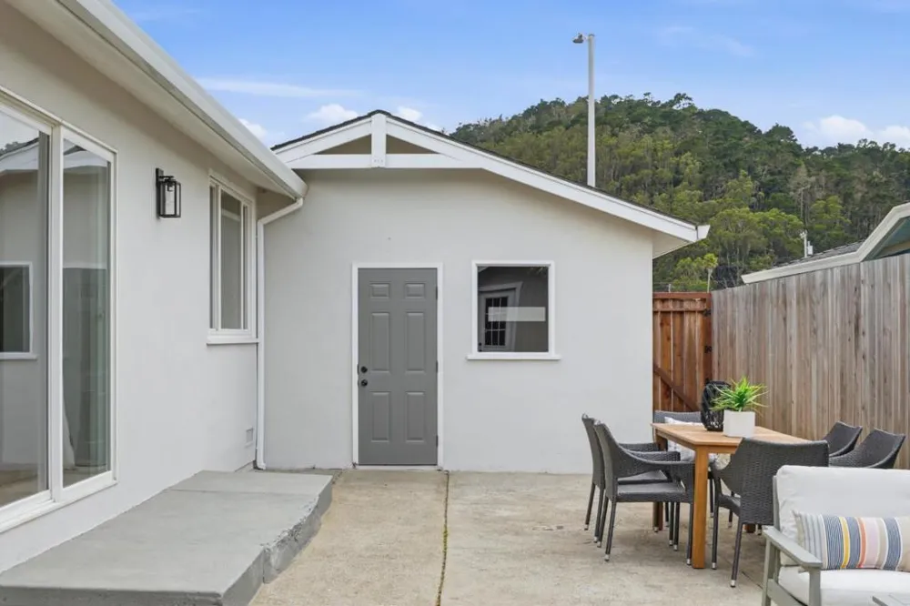 643 Linda Mar Boulevard Pacifica, CA 94044