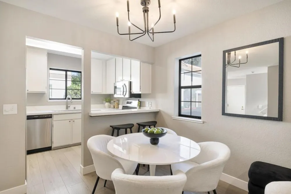 101 E Middlefield Road #5 Mountain View, CA 94043