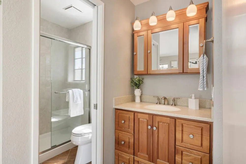 101 E Middlefield Road #5 Mountain View, CA 94043