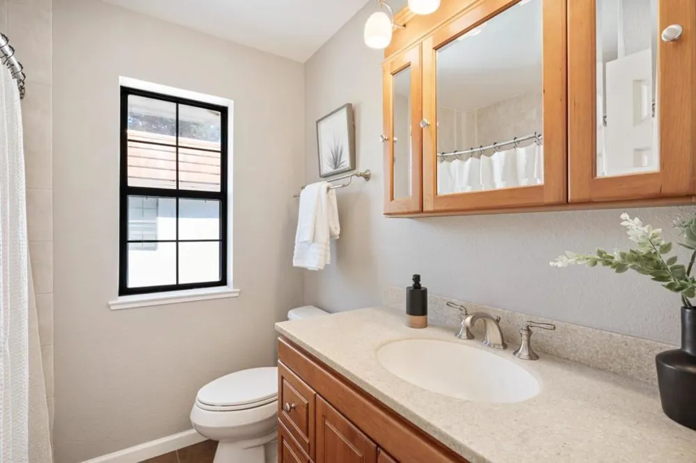 101 E Middlefield Road #5 Mountain View, CA 94043