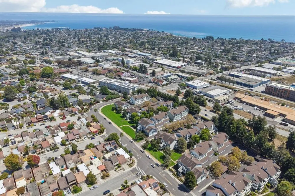 41 Grandview Street #907 Santa Cruz, CA 95060