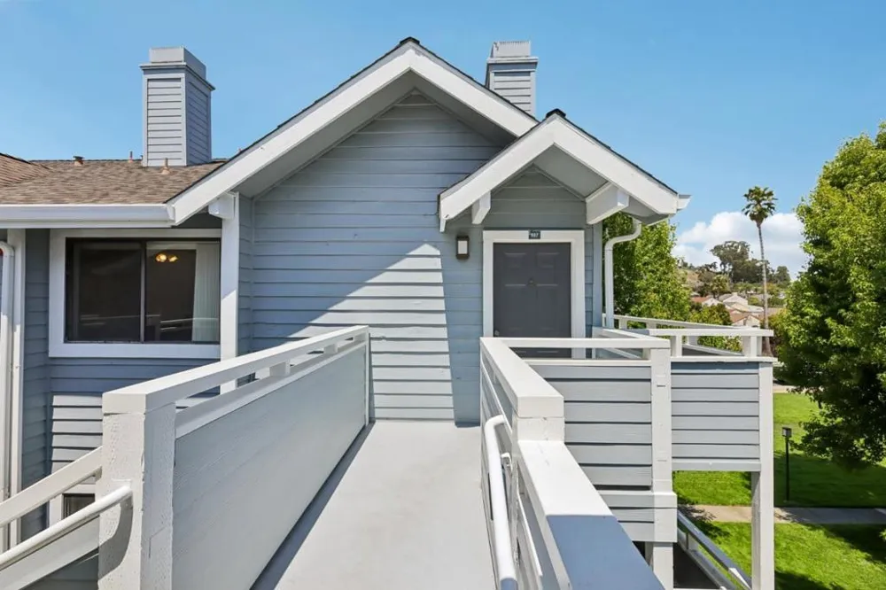 41 Grandview Street #907 Santa Cruz, CA 95060