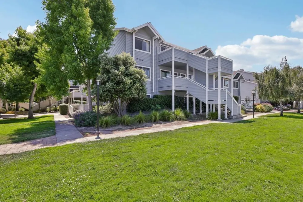 41 Grandview Street #907 Santa Cruz, CA 95060