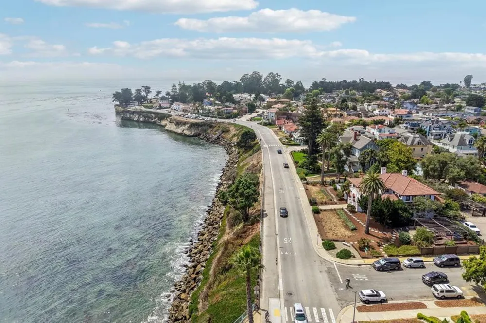 41 Grandview Street #907 Santa Cruz, CA 95060