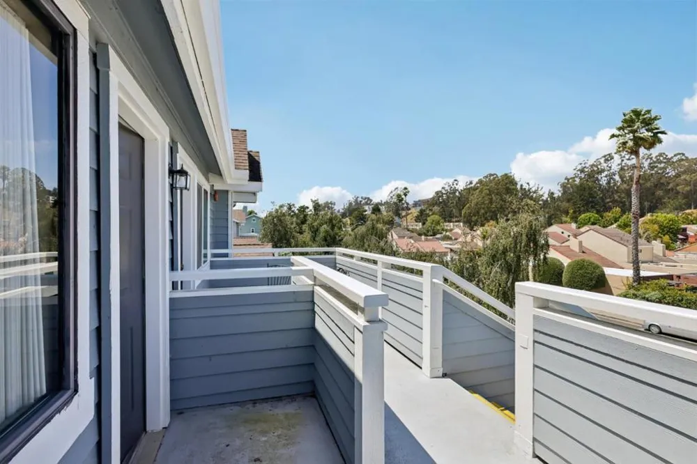 41 Grandview Street #907 Santa Cruz, CA 95060
