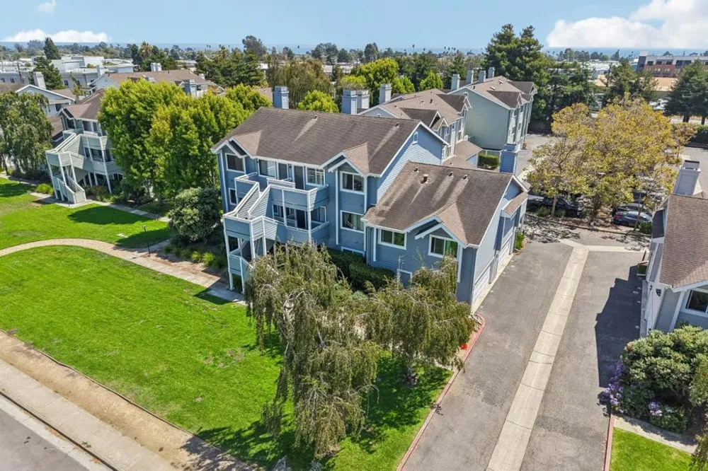 41 Grandview Street #907 Santa Cruz, CA 95060
