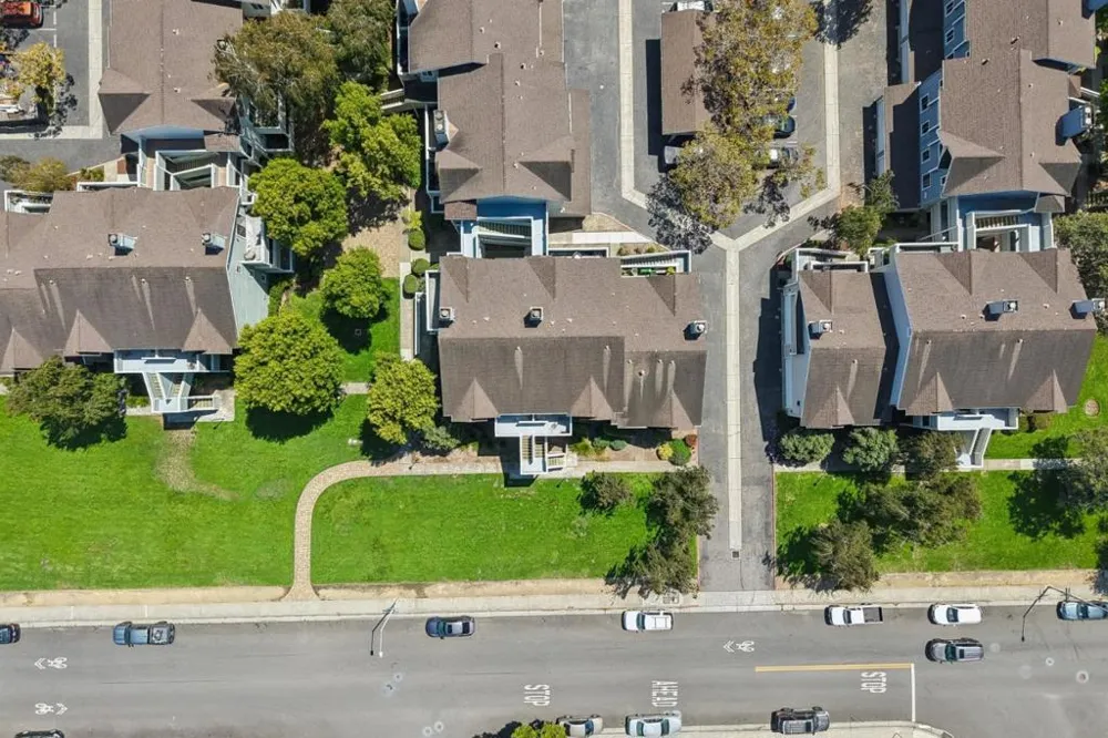 41 Grandview Street #907 Santa Cruz, CA 95060