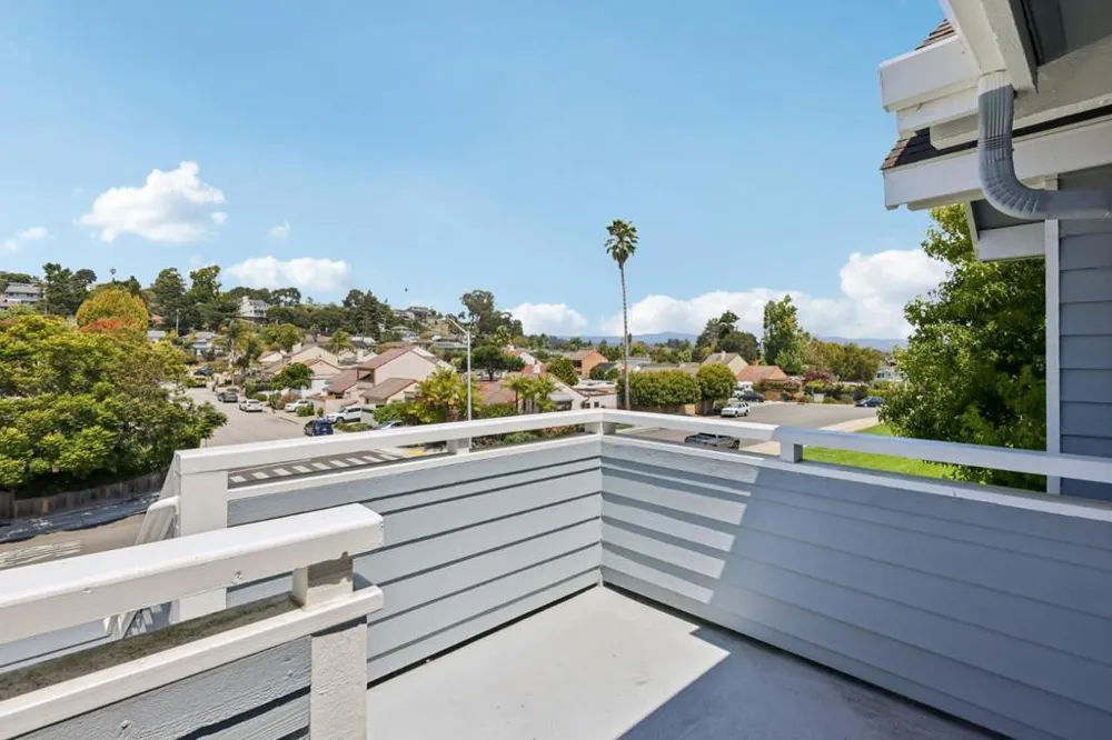 41 Grandview Street #907 Santa Cruz, CA 95060