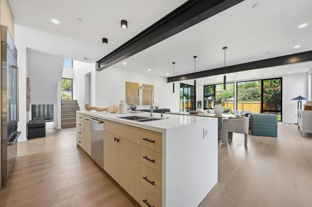 11841 Southwood Drive Saratoga, CA 95070