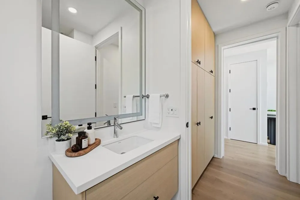 11841 Southwood Drive Saratoga, CA 95070