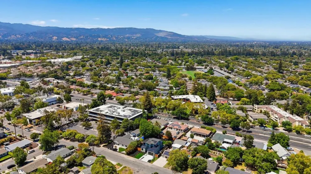 11841 Southwood Drive Saratoga, CA 95070