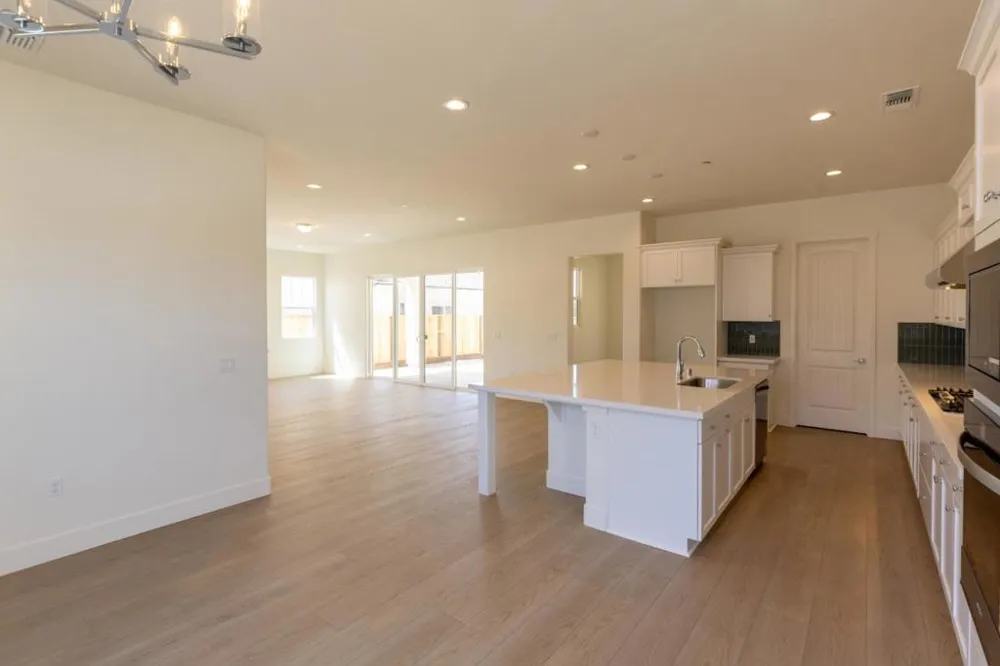625 Santa Lucia Way Marina, CA 93933