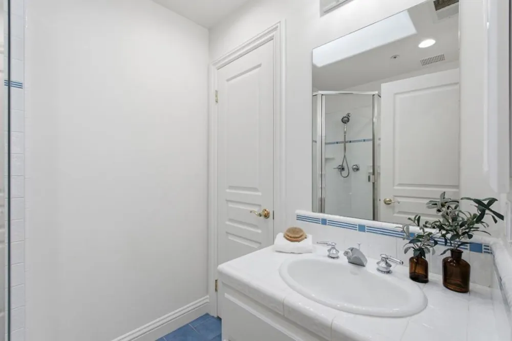 239 Upland Road Redwood City, CA 94062