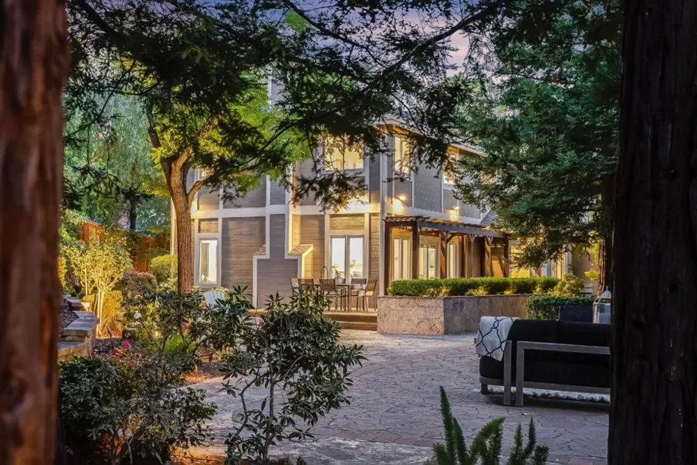 239 Upland Road Redwood City, CA 94062