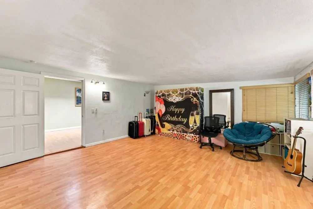 1464 Hillsdale Avenue San Jose, CA 95118