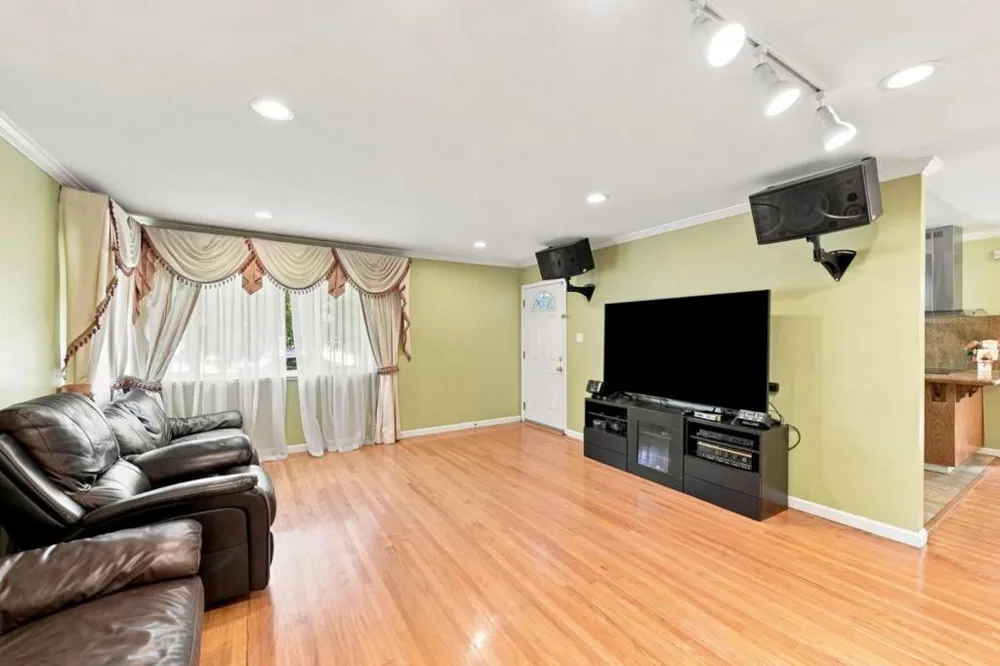 1464 Hillsdale Avenue San Jose, CA 95118