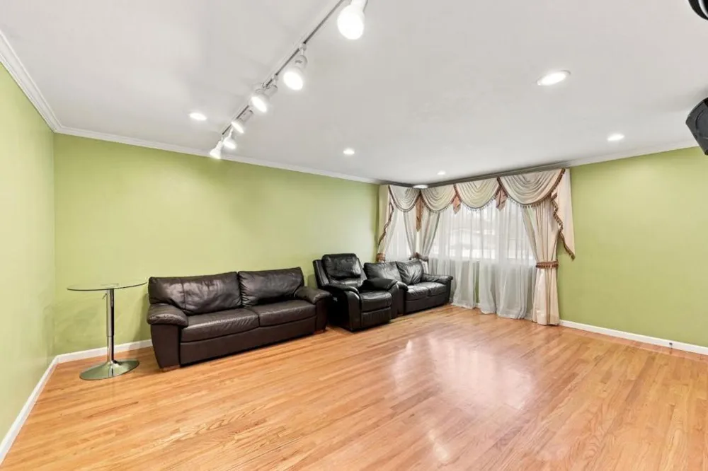 1464 Hillsdale Avenue San Jose, CA 95118