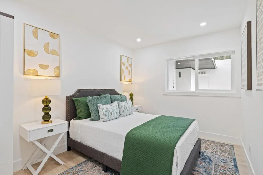 1022 E Evelyn Avenue Sunnyvale, CA 94086