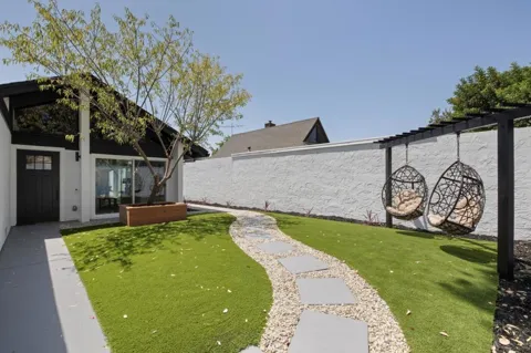 1022 E Evelyn Avenue