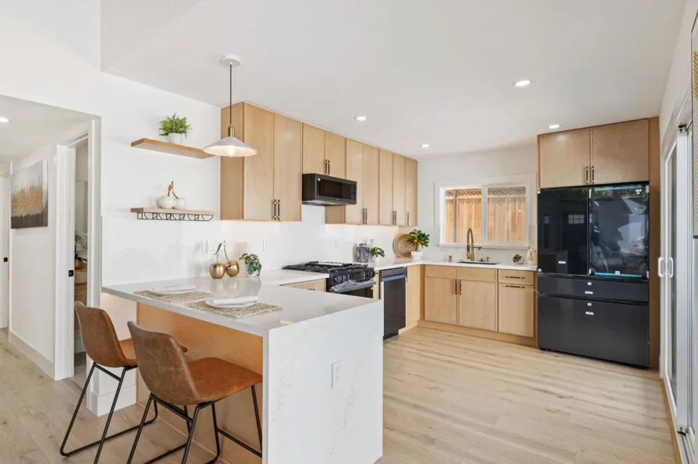 1022 E Evelyn Avenue Sunnyvale, CA 94086