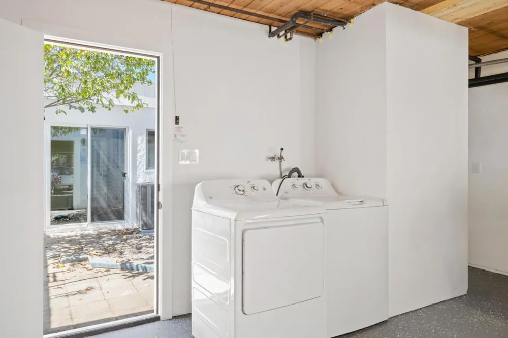 1022 E Evelyn Avenue Sunnyvale, CA 94086