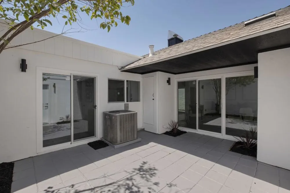1022 E Evelyn Avenue Sunnyvale, CA 94086