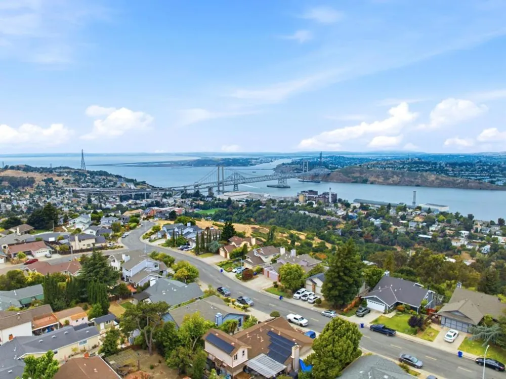 92 Welle Road Crockett, CA 94525
