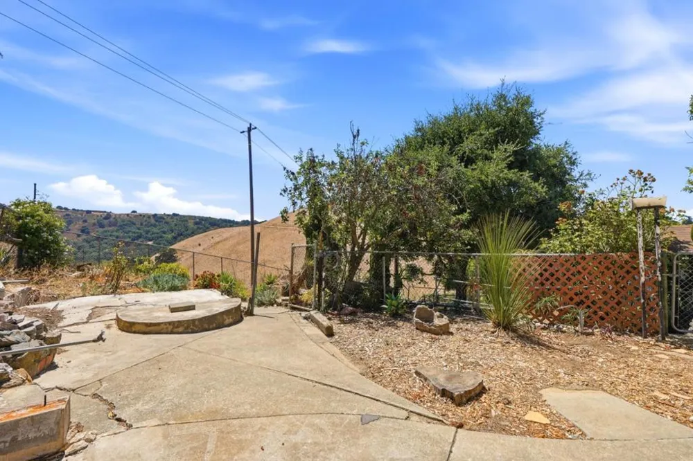 92 Welle Road Crockett, CA 94525