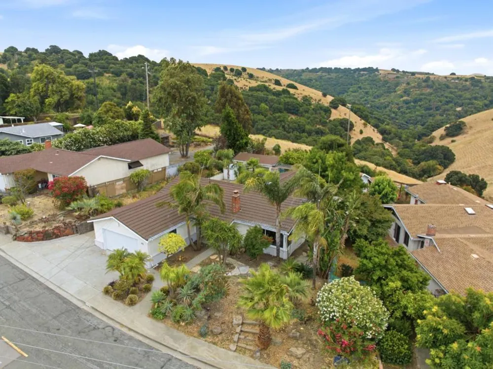 92 Welle Road Crockett, CA 94525