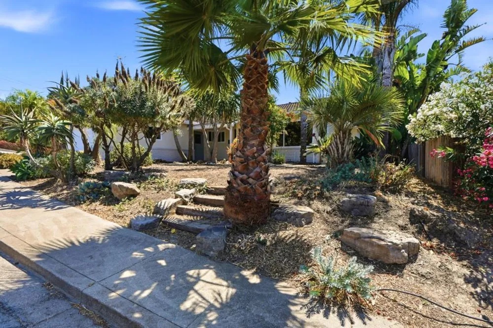 92 Welle Road Crockett, CA 94525
