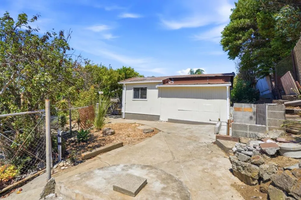 92 Welle Road Crockett, CA 94525