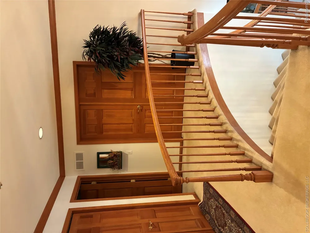 6187 Country Ridge Drive Troy City, MI 48098