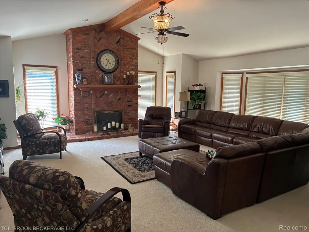 6187 Country Ridge Drive Troy City, MI 48098