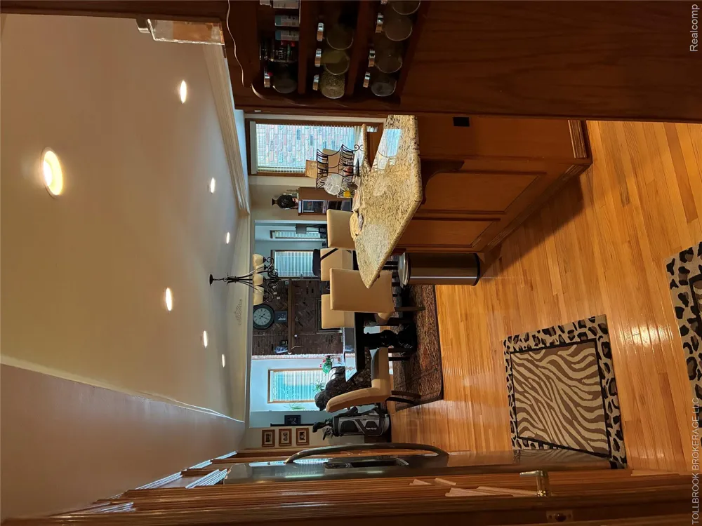 6187 Country Ridge Drive Troy City, MI 48098
