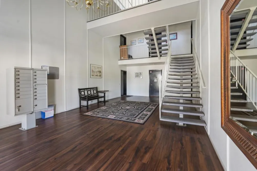1945 Mount Vernon Court #11 Mountain View, CA 94040