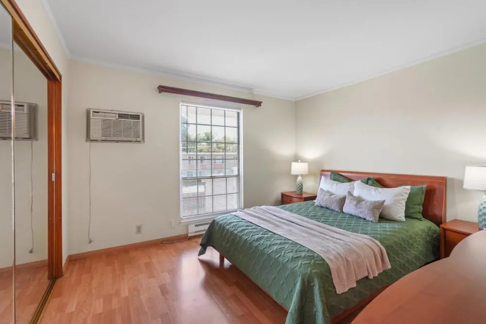 1945 Mount Vernon Court #11 Mountain View, CA 94040