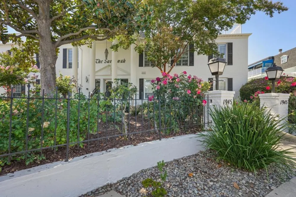 1945 Mount Vernon Court #11 Mountain View, CA 94040