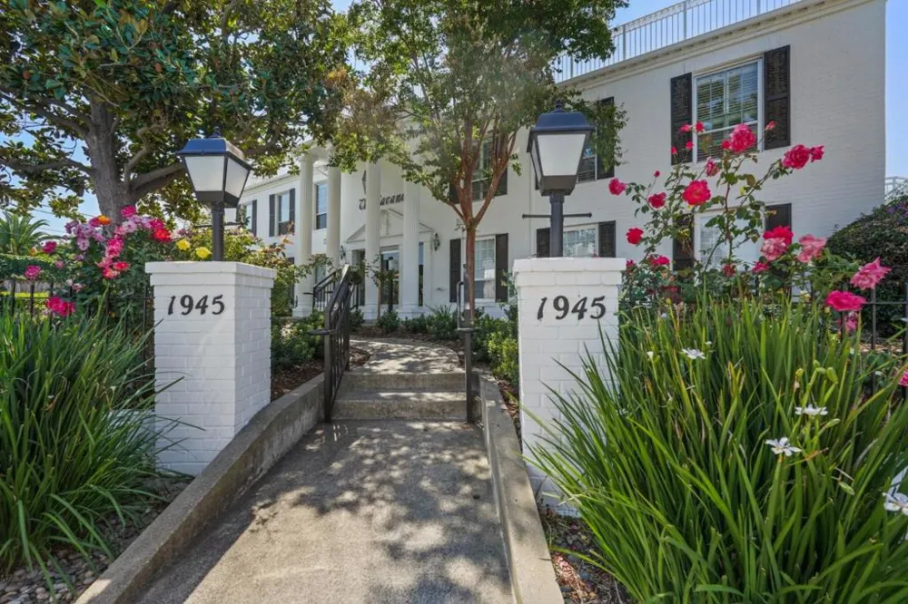 1945 Mount Vernon Court #11 Mountain View, CA 94040
