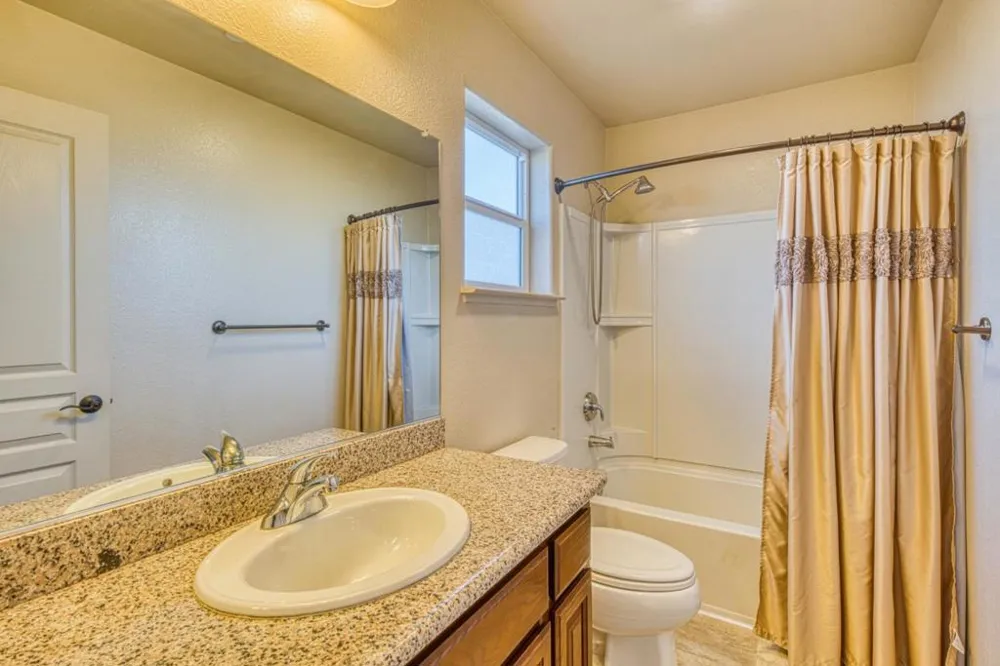 418 Cardona Circle Greenfield, CA 93927