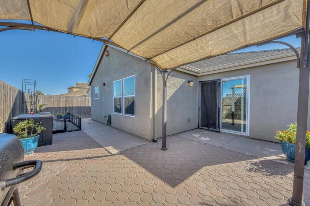 418 Cardona Circle Greenfield, CA 93927