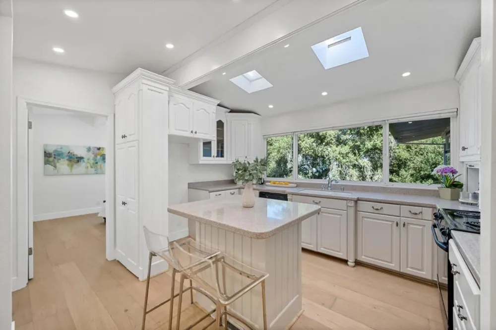 15499 Bohlman Road Saratoga, CA 95070