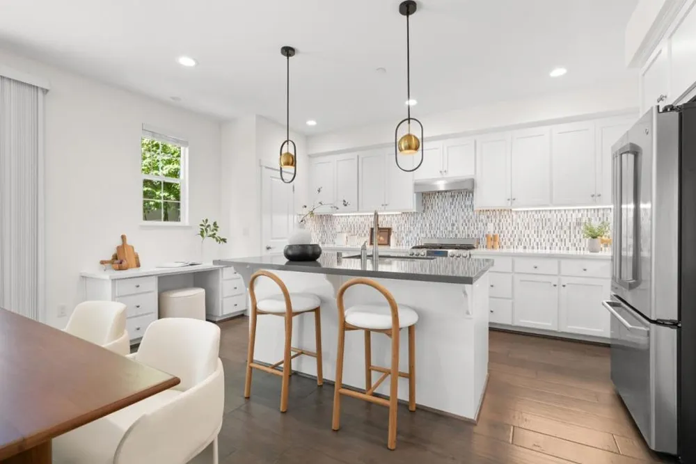 326 Polaris Sunnyvale, CA 94086