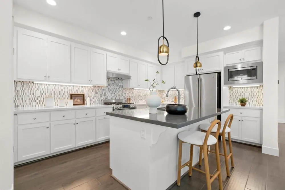 326 Polaris Sunnyvale, CA 94086