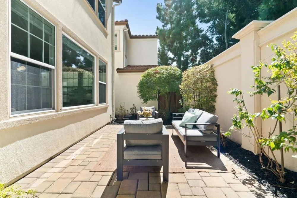326 Polaris Sunnyvale, CA 94086