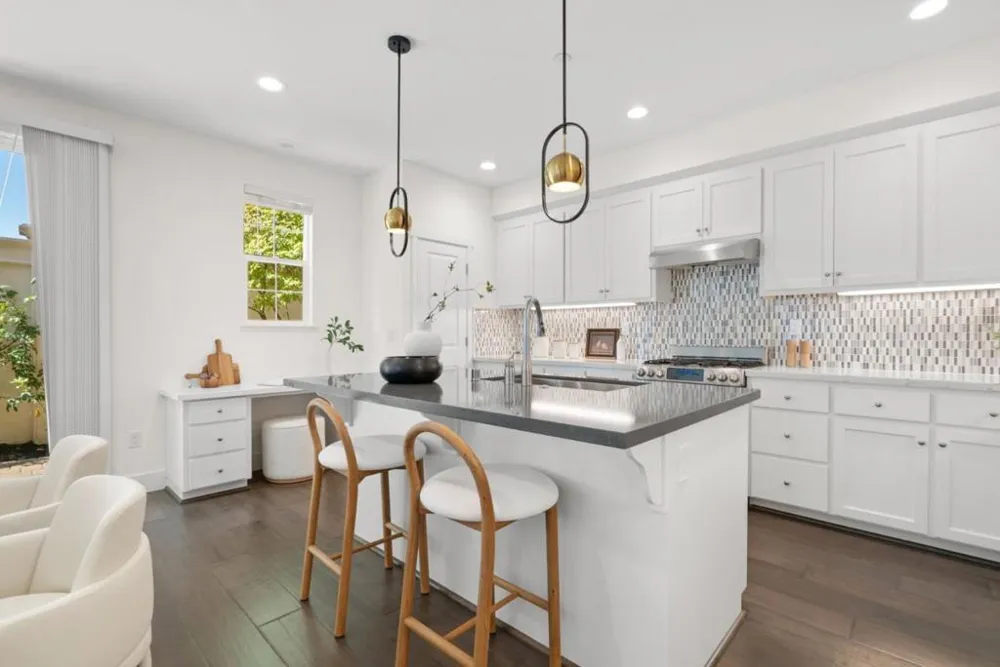 326 Polaris Sunnyvale, CA 94086