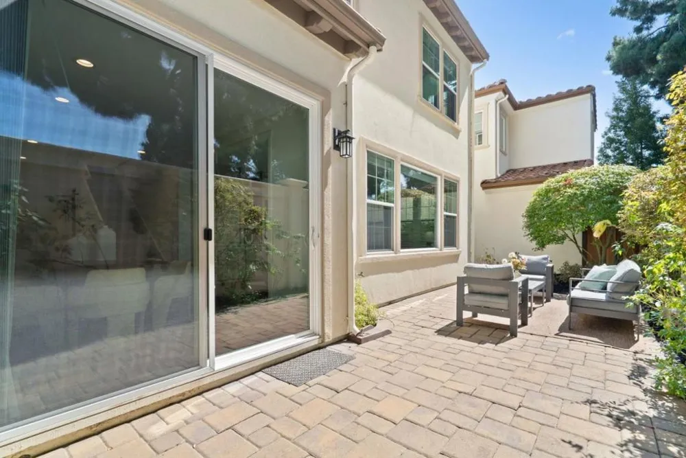 326 Polaris Sunnyvale, CA 94086