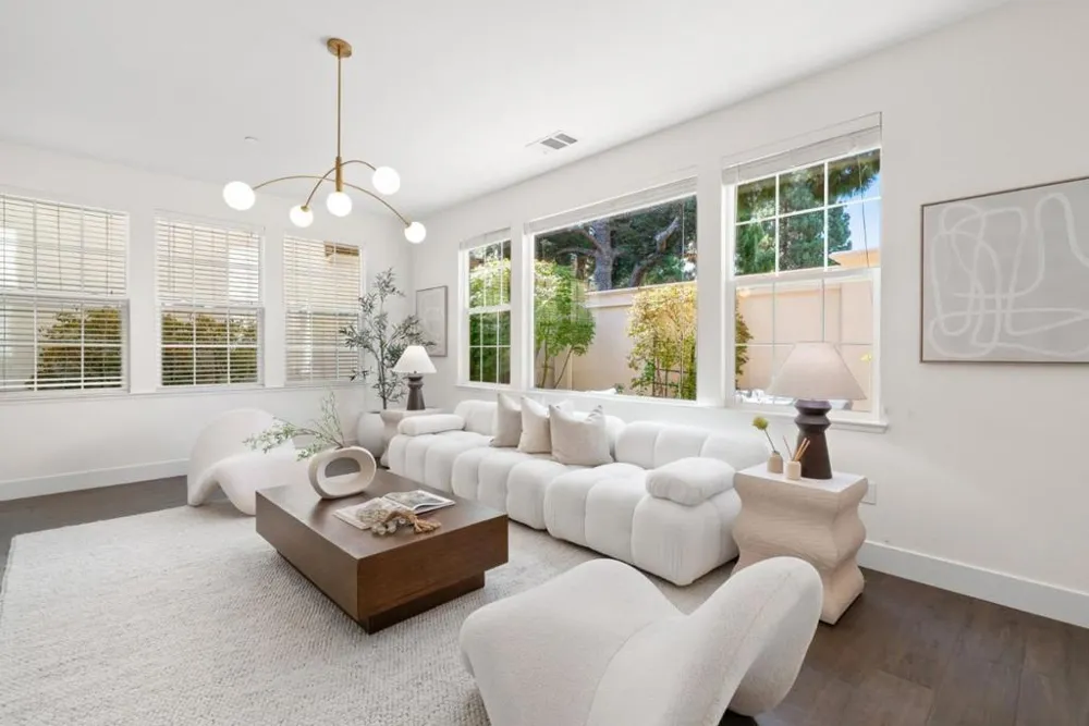 326 Polaris Sunnyvale, CA 94086