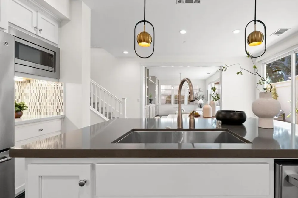 326 Polaris Sunnyvale, CA 94086